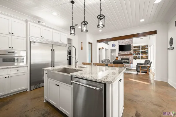 $1,475,000 | 10118 La Highway, St. Francisville, LA 70775