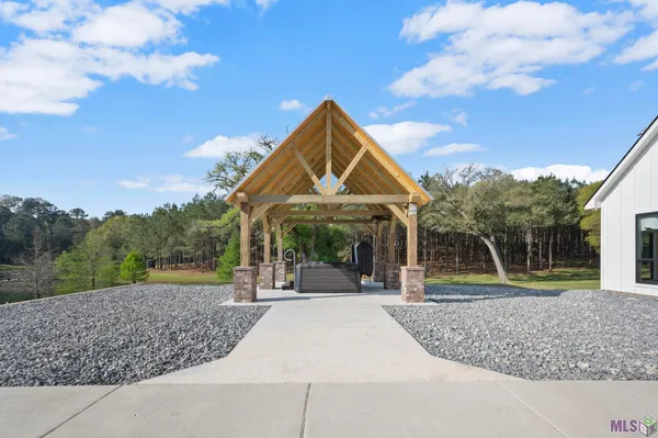 $1,475,000 | 10118 La Highway, St. Francisville, LA 70775