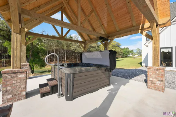 $1,475,000 | 10118 La Highway, St. Francisville, LA 70775