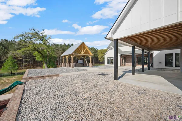 $1,475,000 | 10118 La Highway, St. Francisville, LA 70775