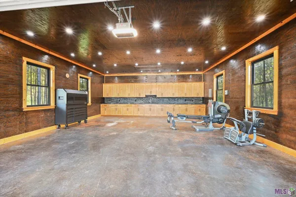 $1,475,000 | 10118 La Highway, St. Francisville, LA 70775
