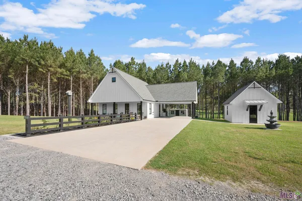 $1,475,000 | 10118 La Highway, St. Francisville, LA 70775