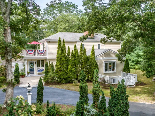 $895,000 | 183 Old Mill Road, Marstons Mills, MA 02648