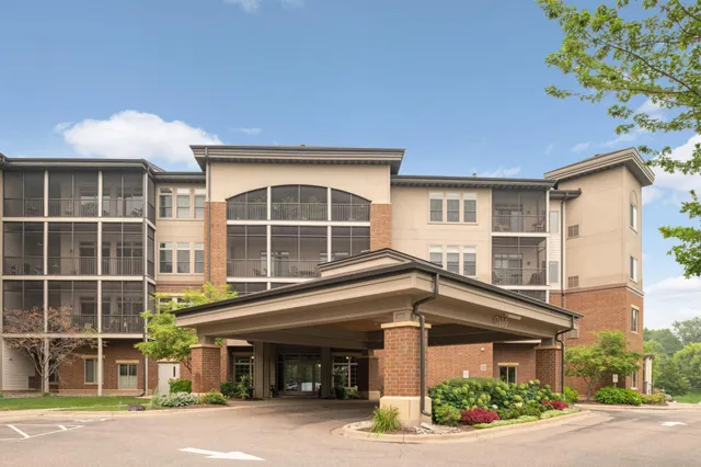 $379,900 | 7100 Metro Boulevard, Unit 416, Edina, MN 55439