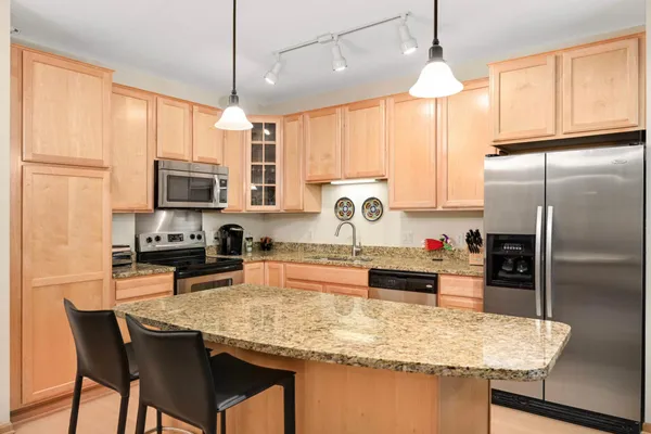 $369,900 | 7100 Metro Boulevard, Unit 416, Edina, MN 55439