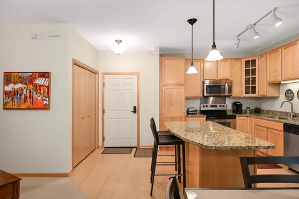 $369,900 | 7100 Metro Boulevard, Unit 416, Edina, MN 55439