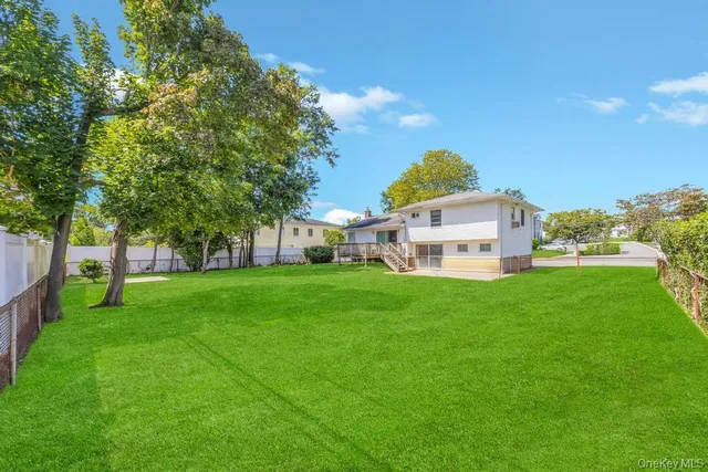 $819,999 | 196 Haypath Road, Old Bethpage, NY 11804