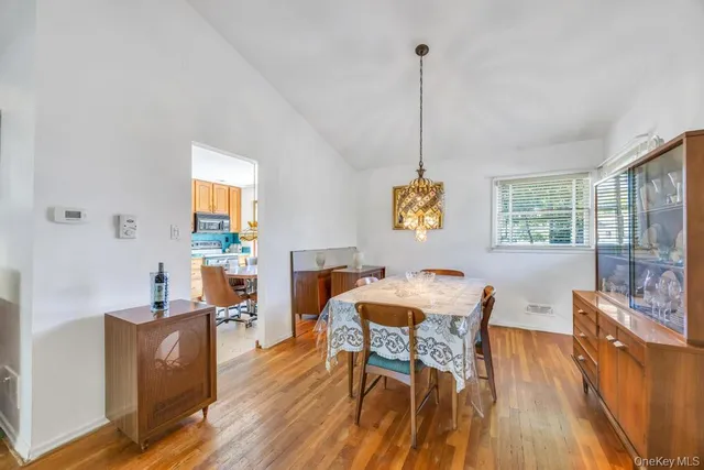 $819,999 | 196 Haypath Road, Old Bethpage, NY 11804