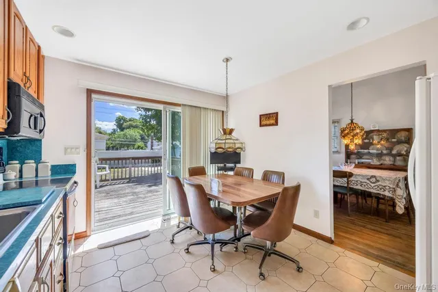 $819,999 | 196 Haypath Road, Old Bethpage, NY 11804