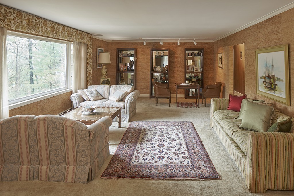 100 Radcliffe Road Weston, MA 02493 - Photo 2 of 8
