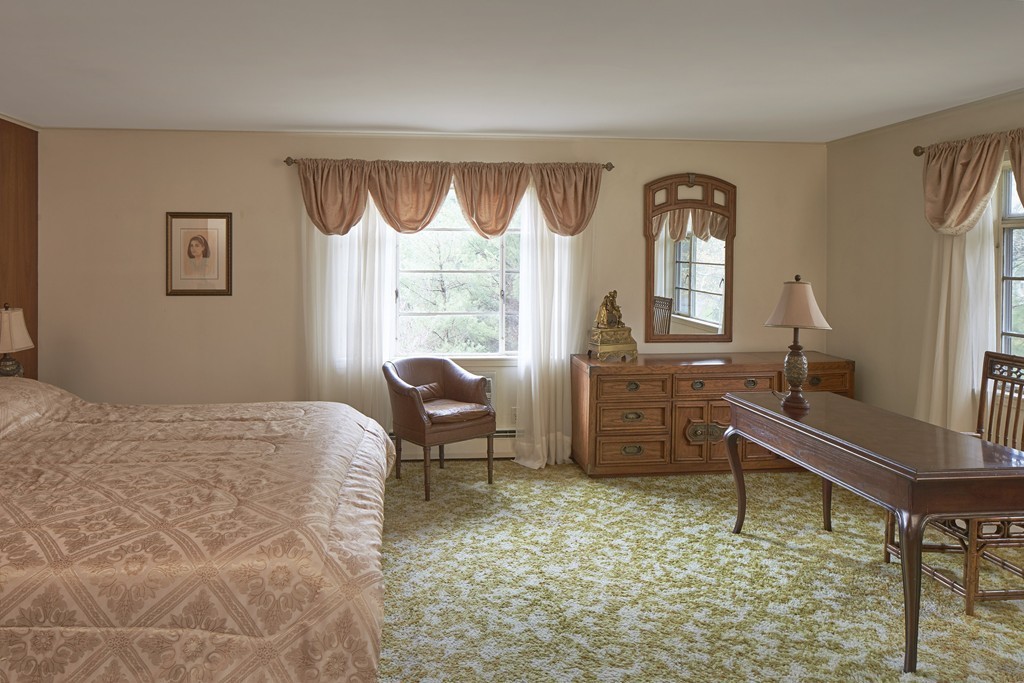 100 Radcliffe Road Weston, MA 02493 - Photo 7 of 8