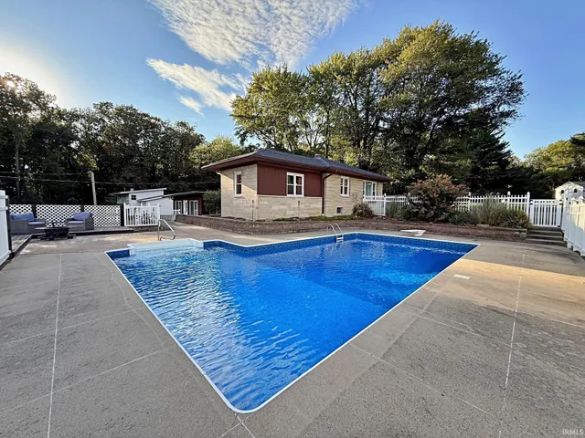 $259,900 | 7 Magnolia Drive, Washington, IN 47501