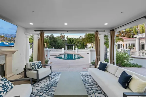 $6,795,000 | 6998 Rancho La Cima Drive, Rancho Santa Fe, CA 92067