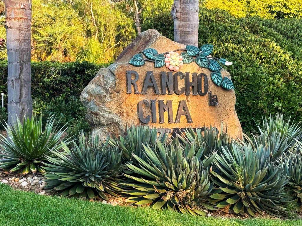 6998 Rancho La Cima Drive Rancho Santa Fe, CA 92067 - Photo 4 of 65