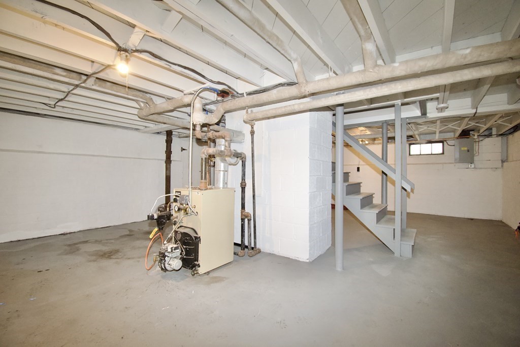 153 Gillette Avenue Springfield, MA 01118 - Photo 25 of 32 a view of a room with gym equipment