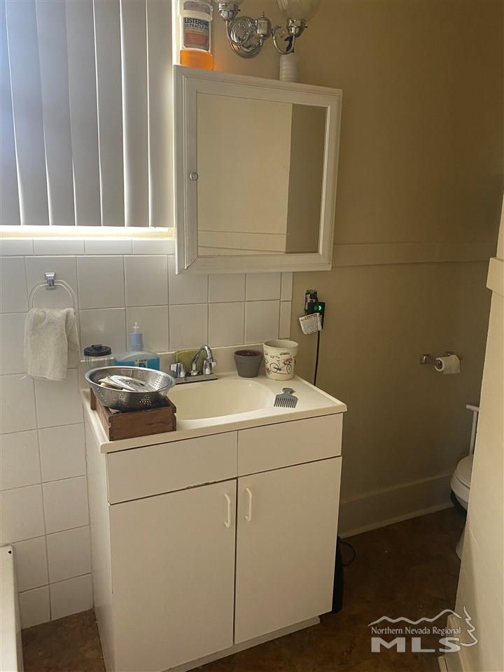 53 West 9th Street Reno, NV 89503 - Photo 22 of 33 a utility room with dryer and washer
