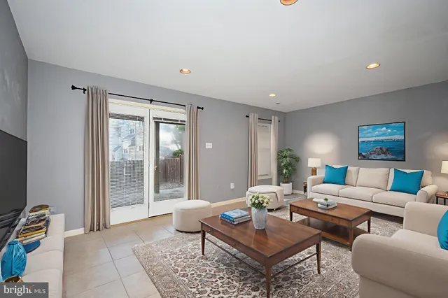 $2,600 | 4706 Leyden Way, Ellicott City, MD 21042