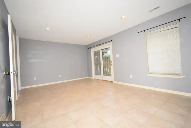 $2,600 | 4706 Leyden Way, Ellicott City, MD 21042