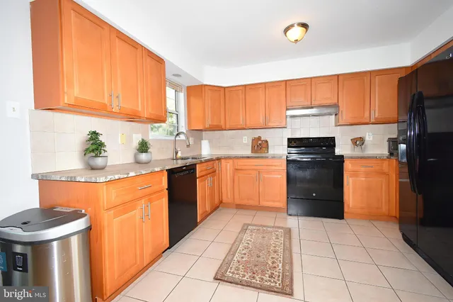 $2,600 | 4706 Leyden Way, Ellicott City, MD 21042