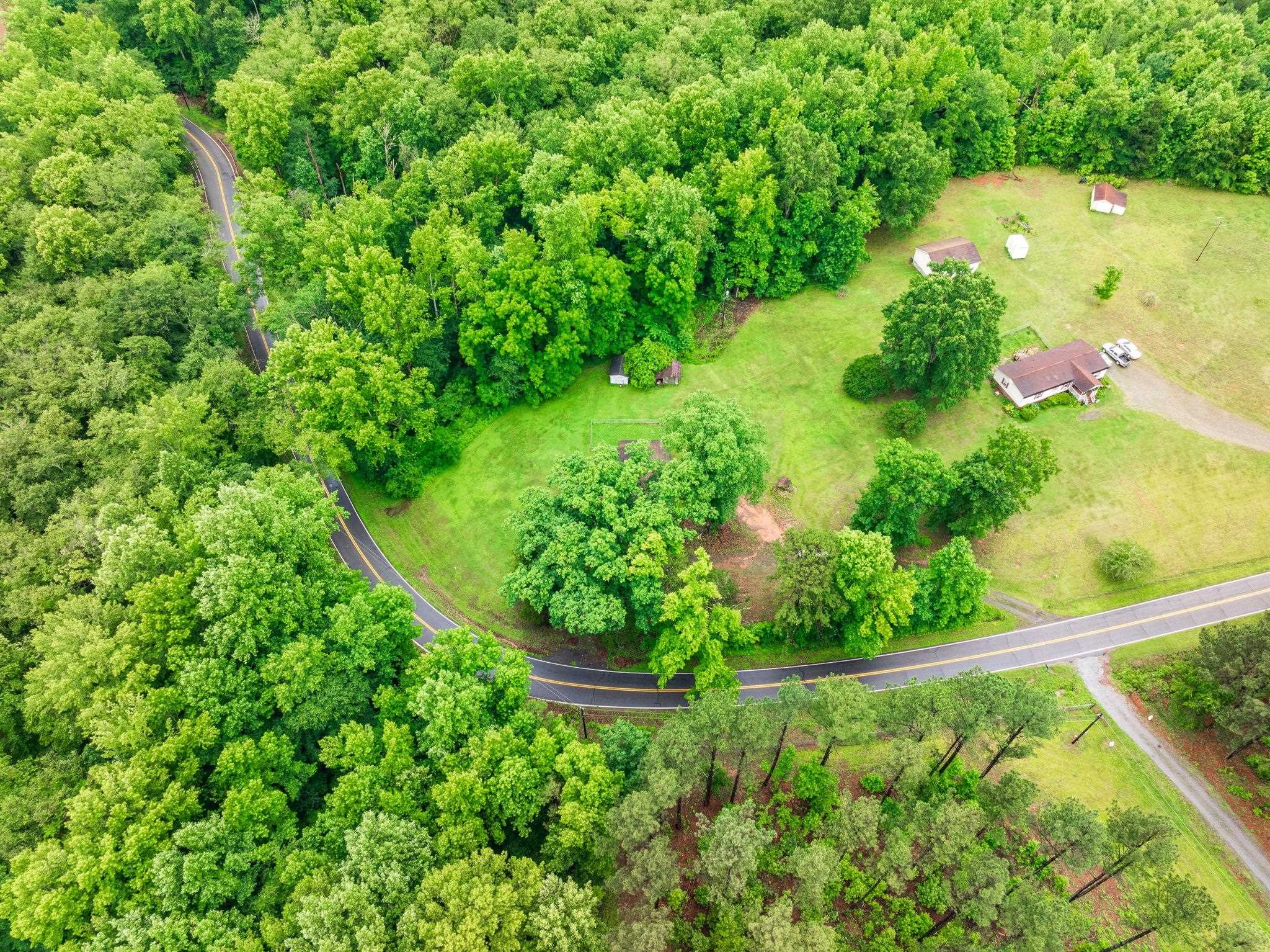 950 Dickson Road Campobello, SC 29322 - Photo 4 of 10
