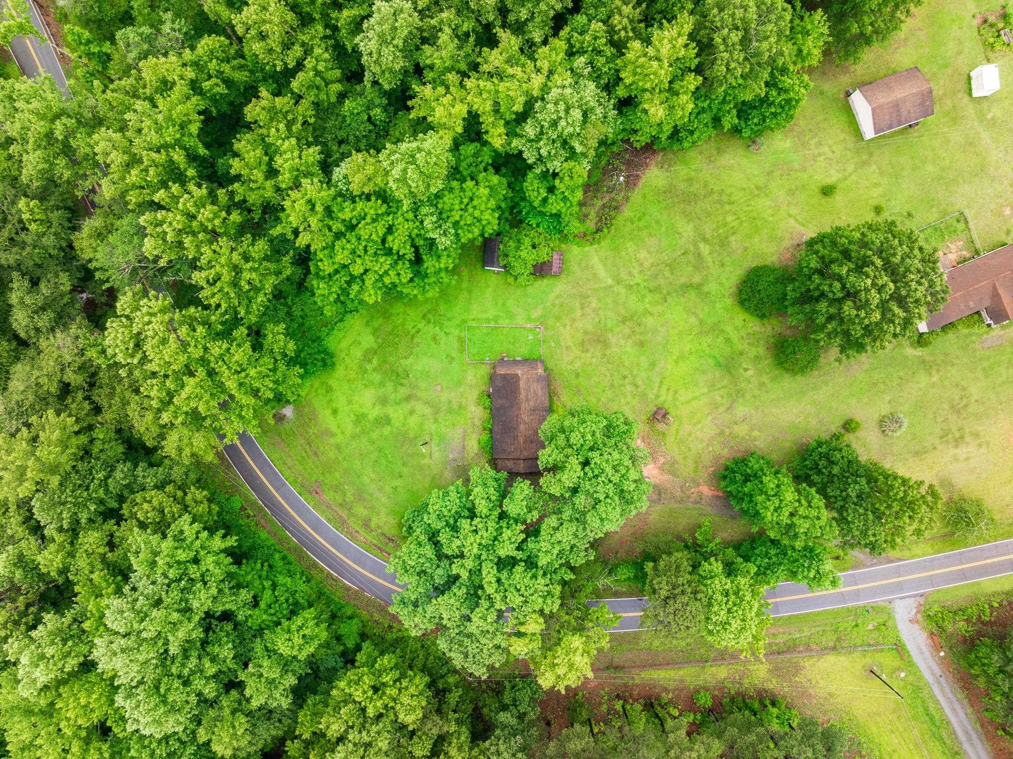 950 Dickson Road Campobello, SC 29322 - Photo 8 of 10