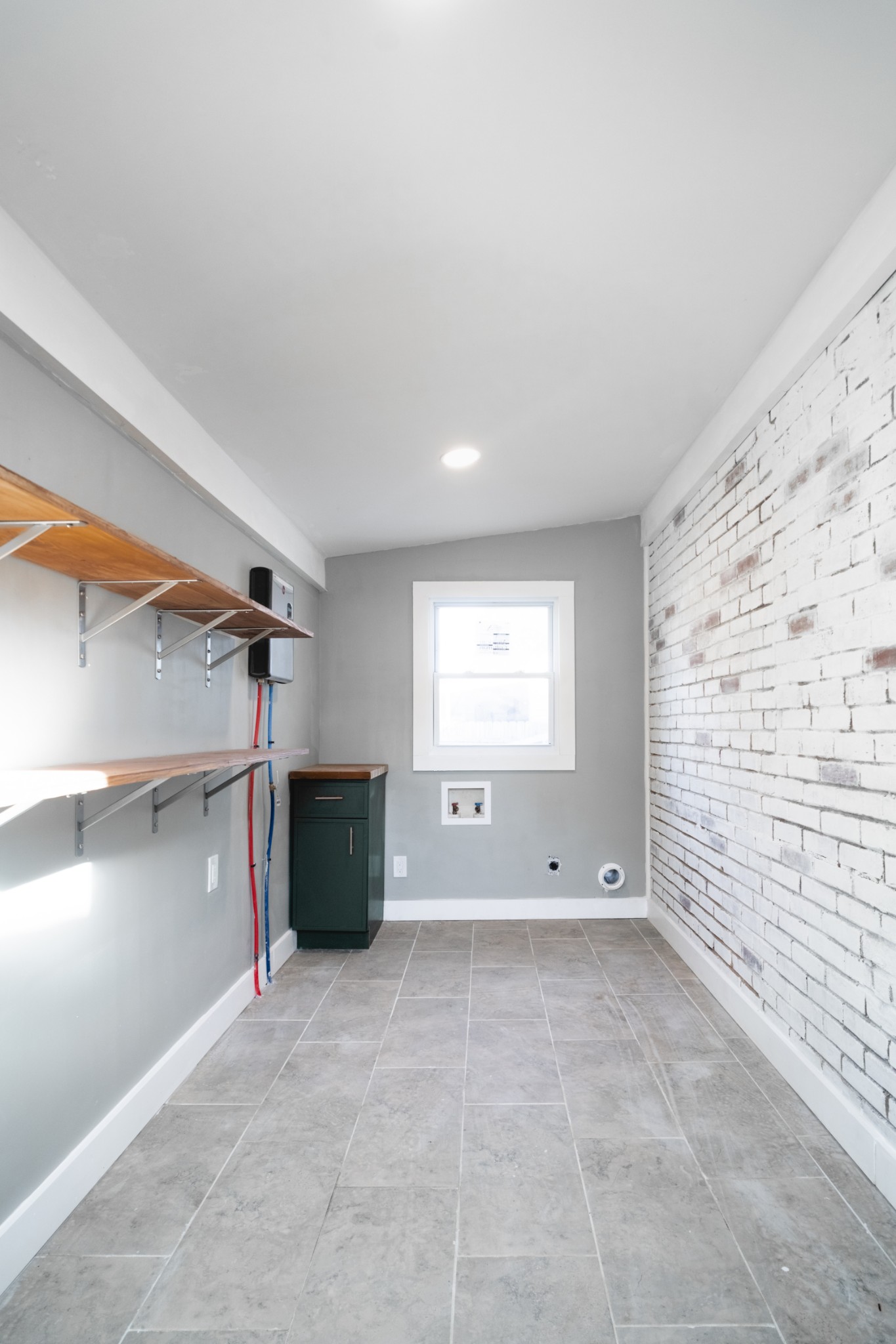 337 Harris Street Madison, TN 37115 - Photo 15 of 18 a view of empty room with ceiling fan