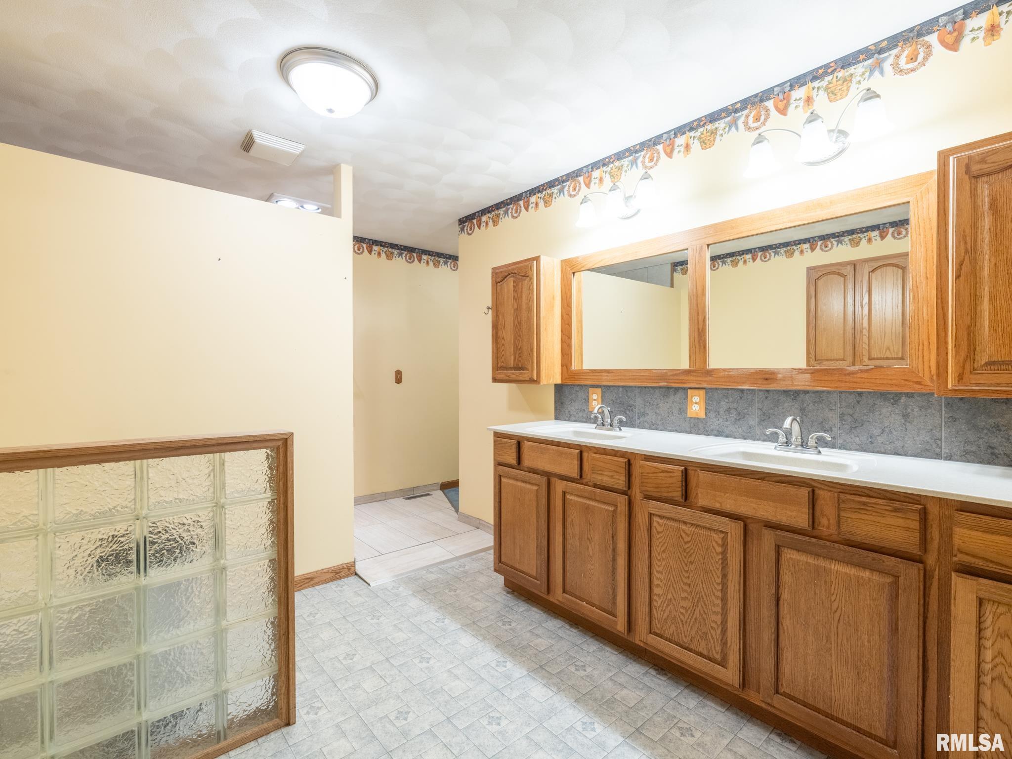 26620 Schuck Road Washington, IL 61571 - Photo 28 of 47 Gallery Image 28