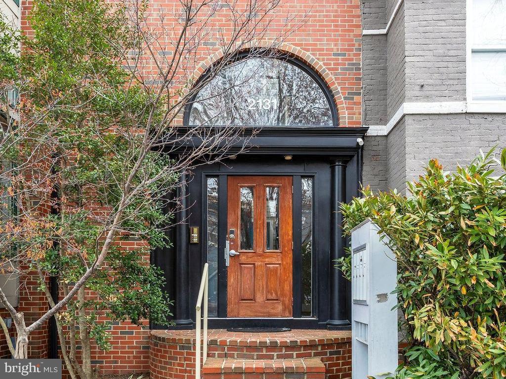 2131 10th Street Northwest, Unit 2 Washington, DC 20001 - Photo 3 of 33 Front Porch