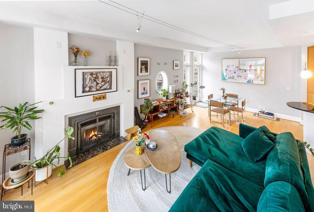 2131 10th Street Northwest, Unit 2 Washington, DC 20001 - Photo 5 of 33 Living Area