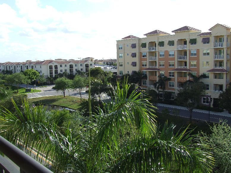 1690 Renaissance Commons Boulevard, Unit 1508 Boynton Beach, FL 33426 - Photo 7 of 14 VL 1508 024a