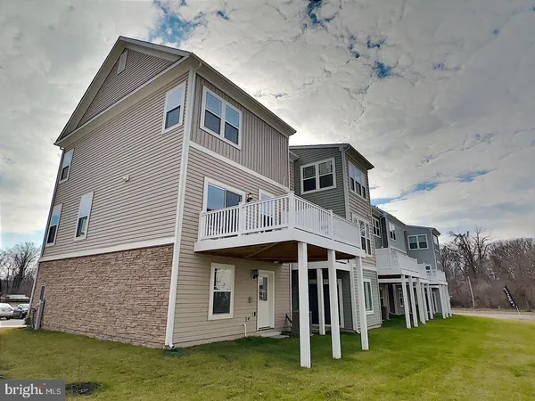 $2,999 | 1710 Huber Road, Essex, MD 21221