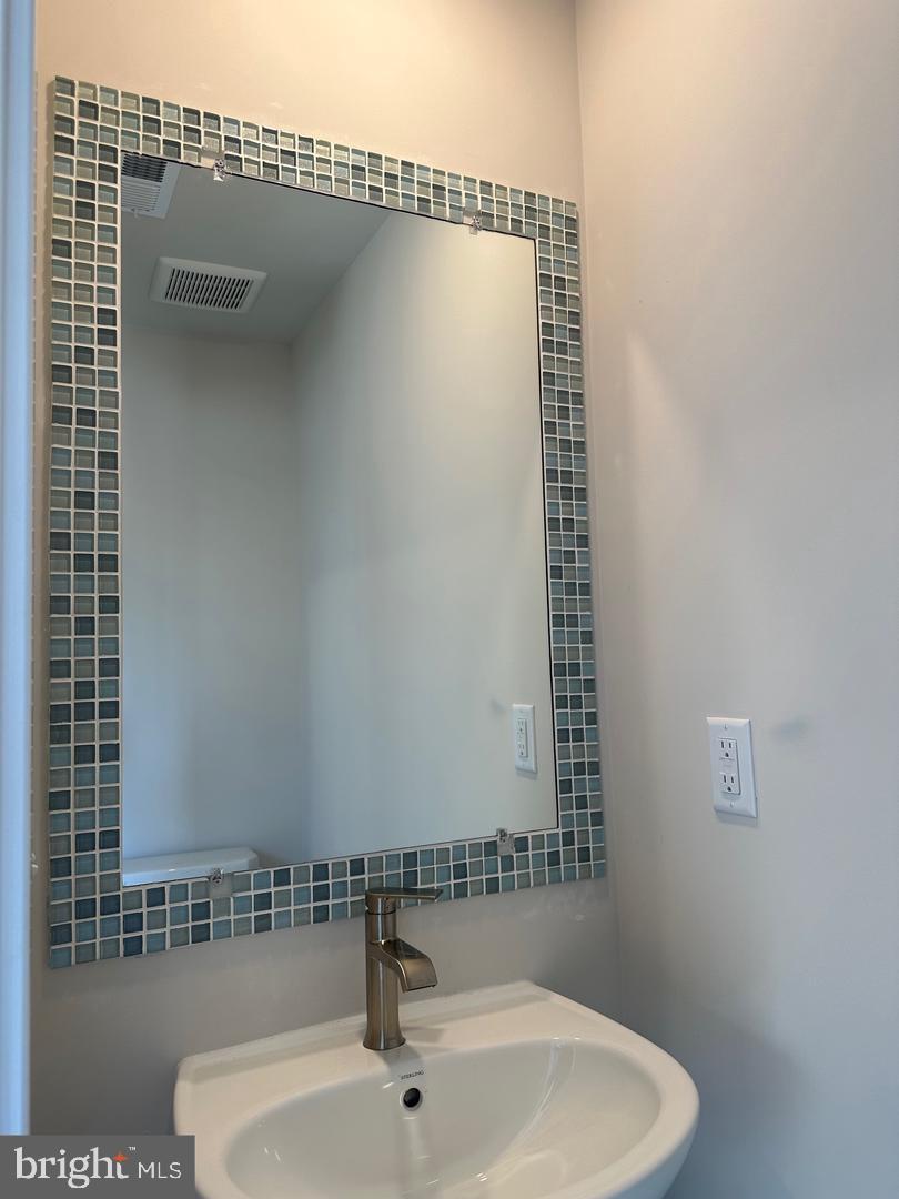 1710 Huber Road Essex, MD 21221 - Photo 8 of 38