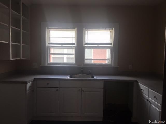 970 Nottingham Road Grosse Pointe, MI 48230 - Photo 5 of 10 unit 2 kitchen.jpg