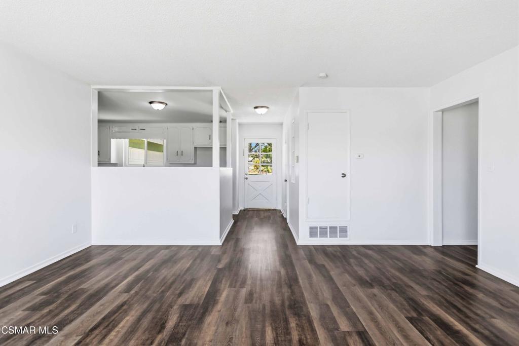 1692 Alviso Street Simi Valley, CA 93065 - Photo 4 of 22