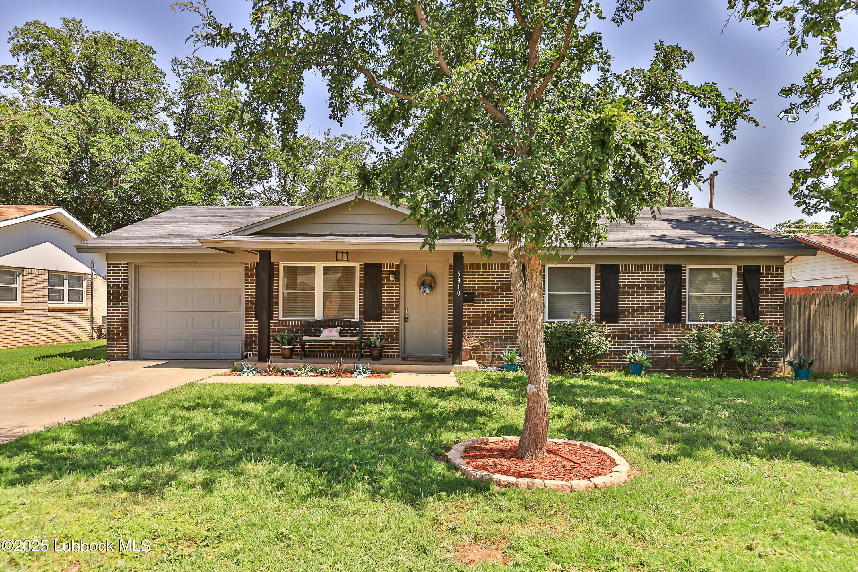 5310 45th Street Lubbock, TX 79414 - Photo 5 of 32 5310 45th-42