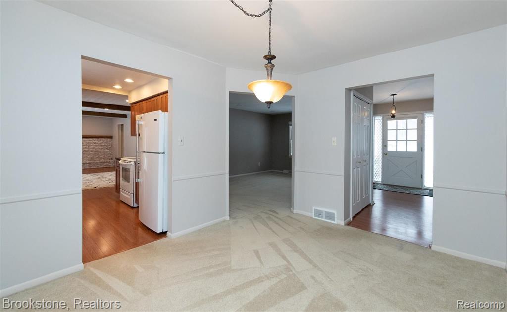 2751 Hillendale Drive Rochester Hills, MI 48309 - Photo 13 of 33