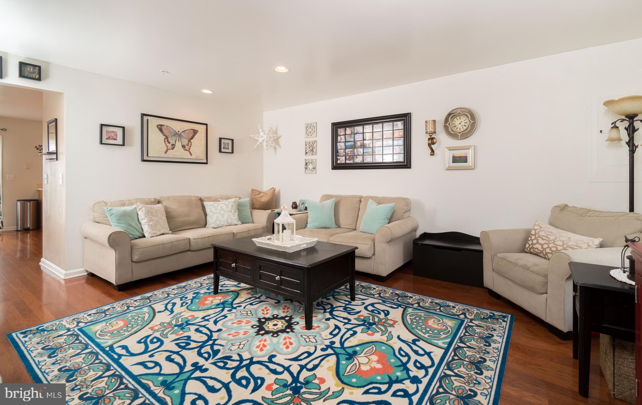 675 Hunting Fields Road Baltimore, MD 21220 - Photo 4 of 20 Living Room