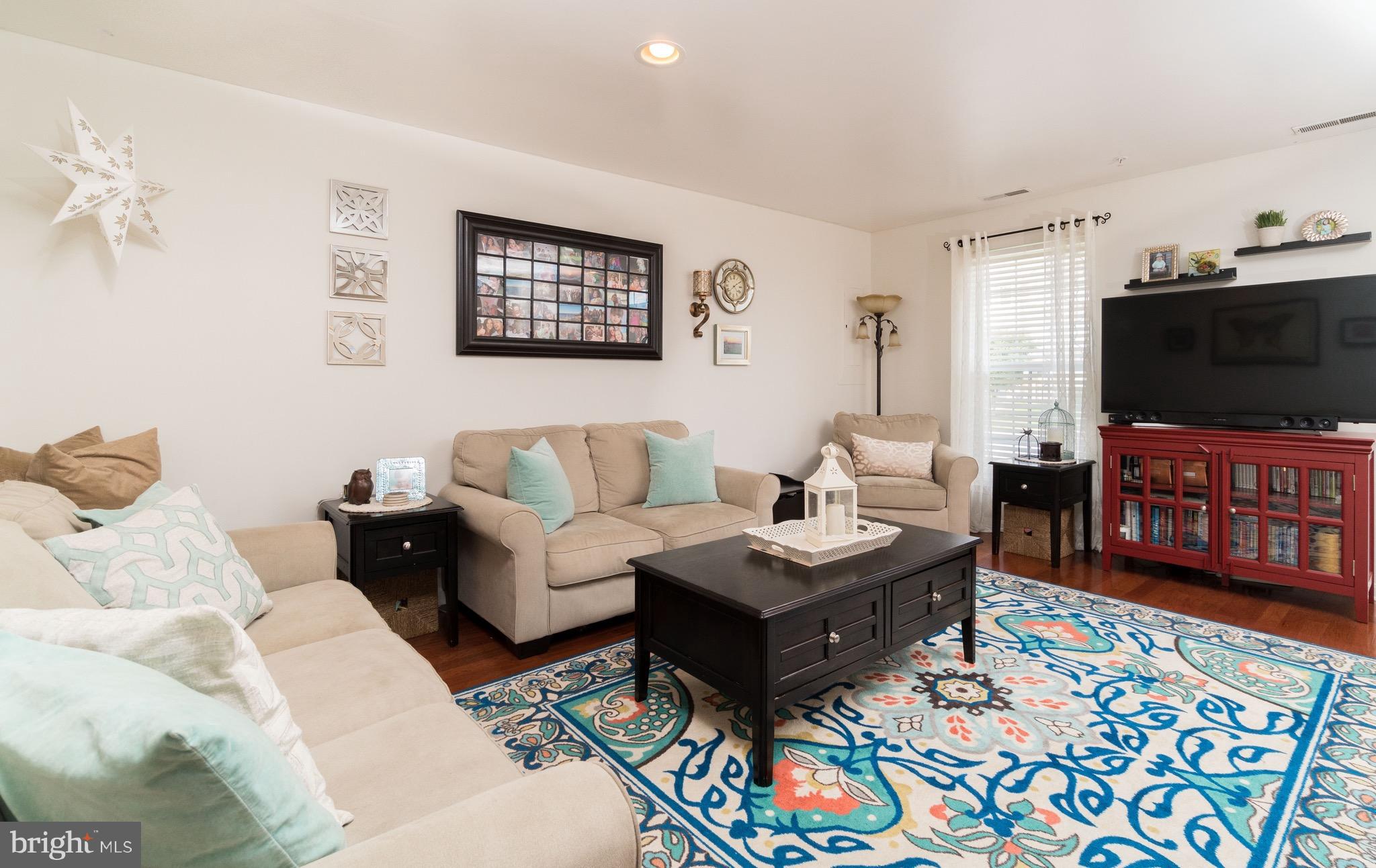 675 Hunting Fields Road Baltimore, MD 21220 - Photo 5 of 20 Living Room