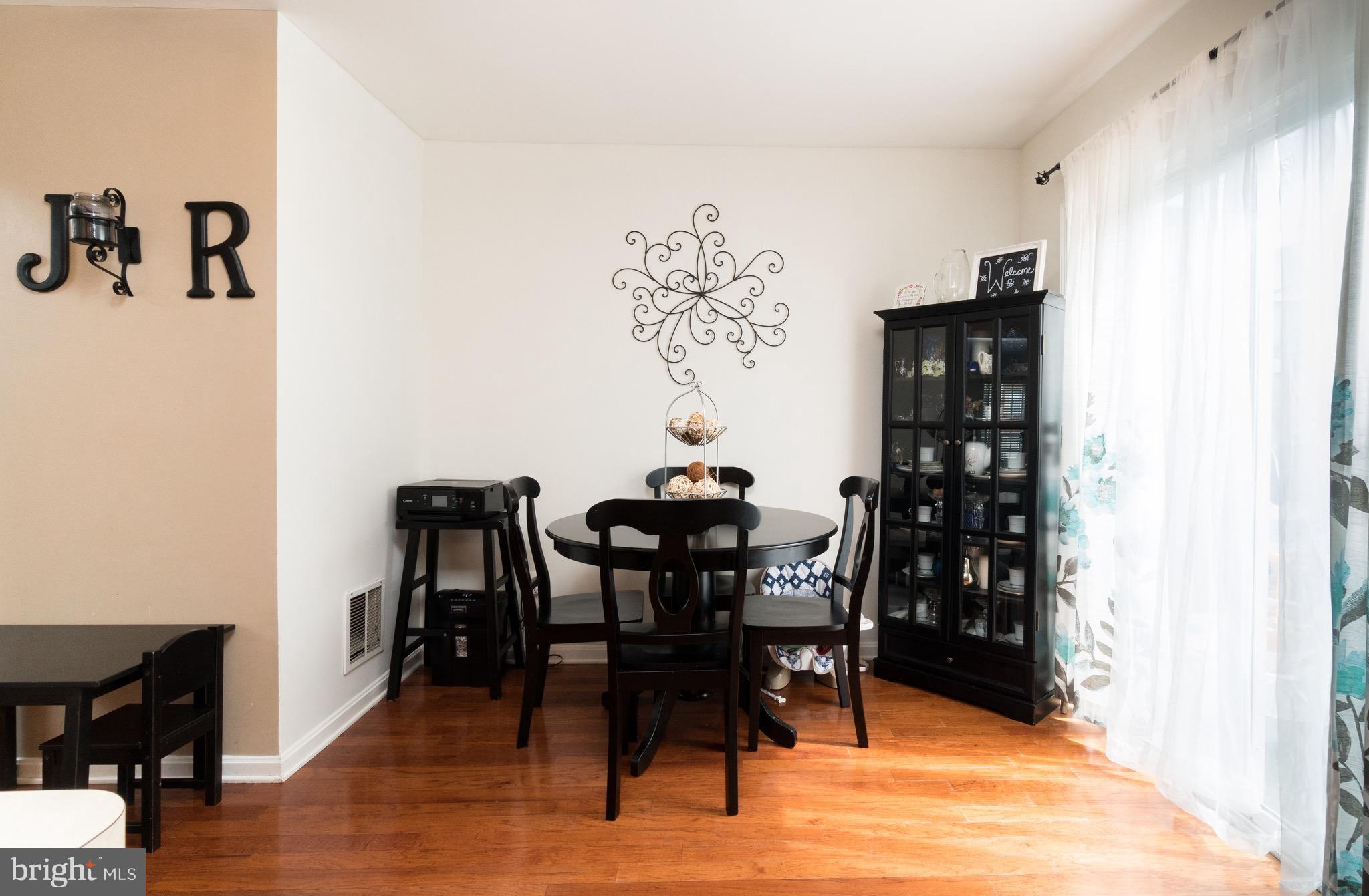 675 Hunting Fields Road Baltimore, MD 21220 - Photo 8 of 20 Dining Room