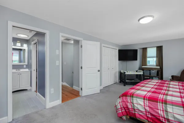 $575,000 | 2 Forge Drive, Nashua, NH 03060