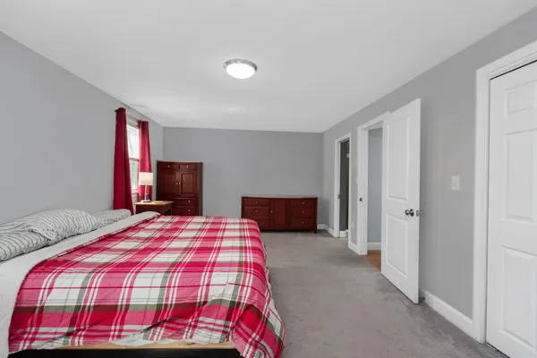 $575,000 | 2 Forge Drive, Nashua, NH 03060