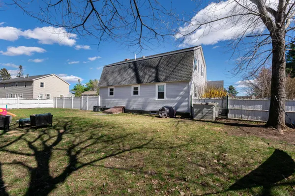 $575,000 | 2 Forge Drive, Nashua, NH 03060