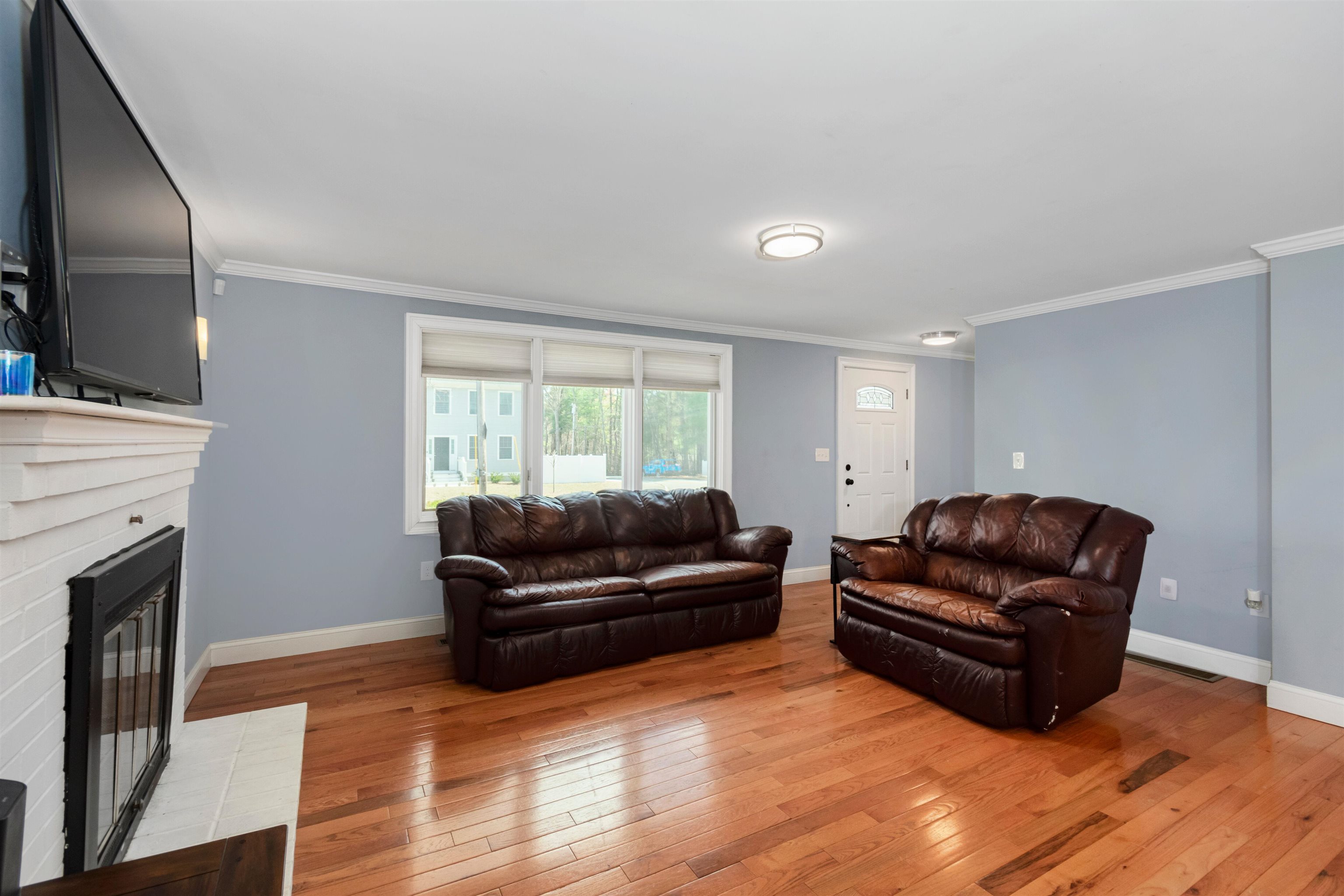 2 Forge Drive Nashua, NH 03060 - Photo 4 of 39