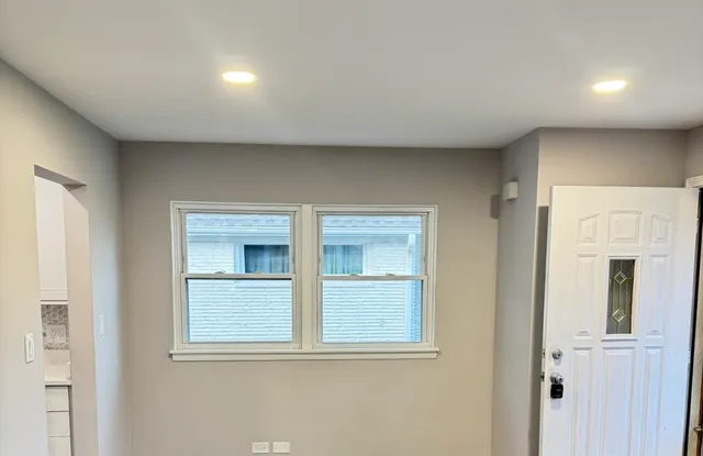 $459,000 | 758 Kenilworth Avenue, Glen Ellyn, IL 60137