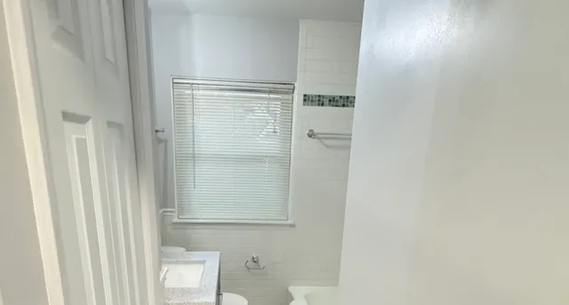 $459,000 | 758 Kenilworth Avenue, Glen Ellyn, IL 60137