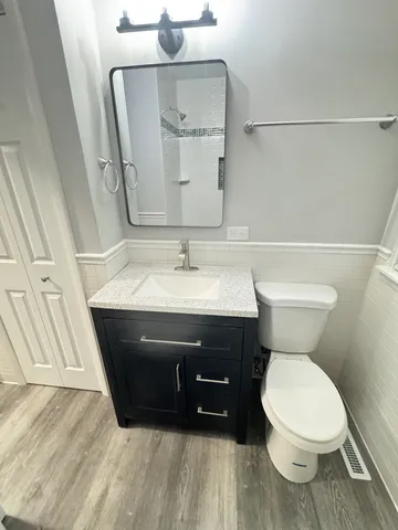 $459,000 | 758 Kenilworth Avenue, Glen Ellyn, IL 60137