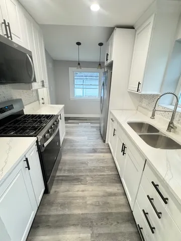 $459,000 | 758 Kenilworth Avenue, Glen Ellyn, IL 60137