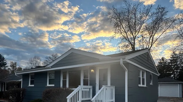 $459,000 | 758 Kenilworth Avenue, Glen Ellyn, IL 60137