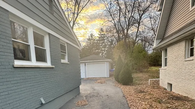 $459,000 | 758 Kenilworth Avenue, Glen Ellyn, IL 60137