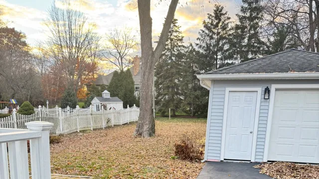 $459,000 | 758 Kenilworth Avenue, Glen Ellyn, IL 60137